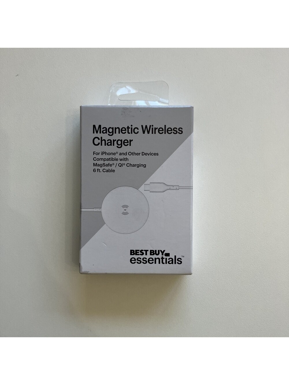 Best Buy Magnetic Wireless Charger iPhone compatible 6" Cord 7.5/10 Watts New
